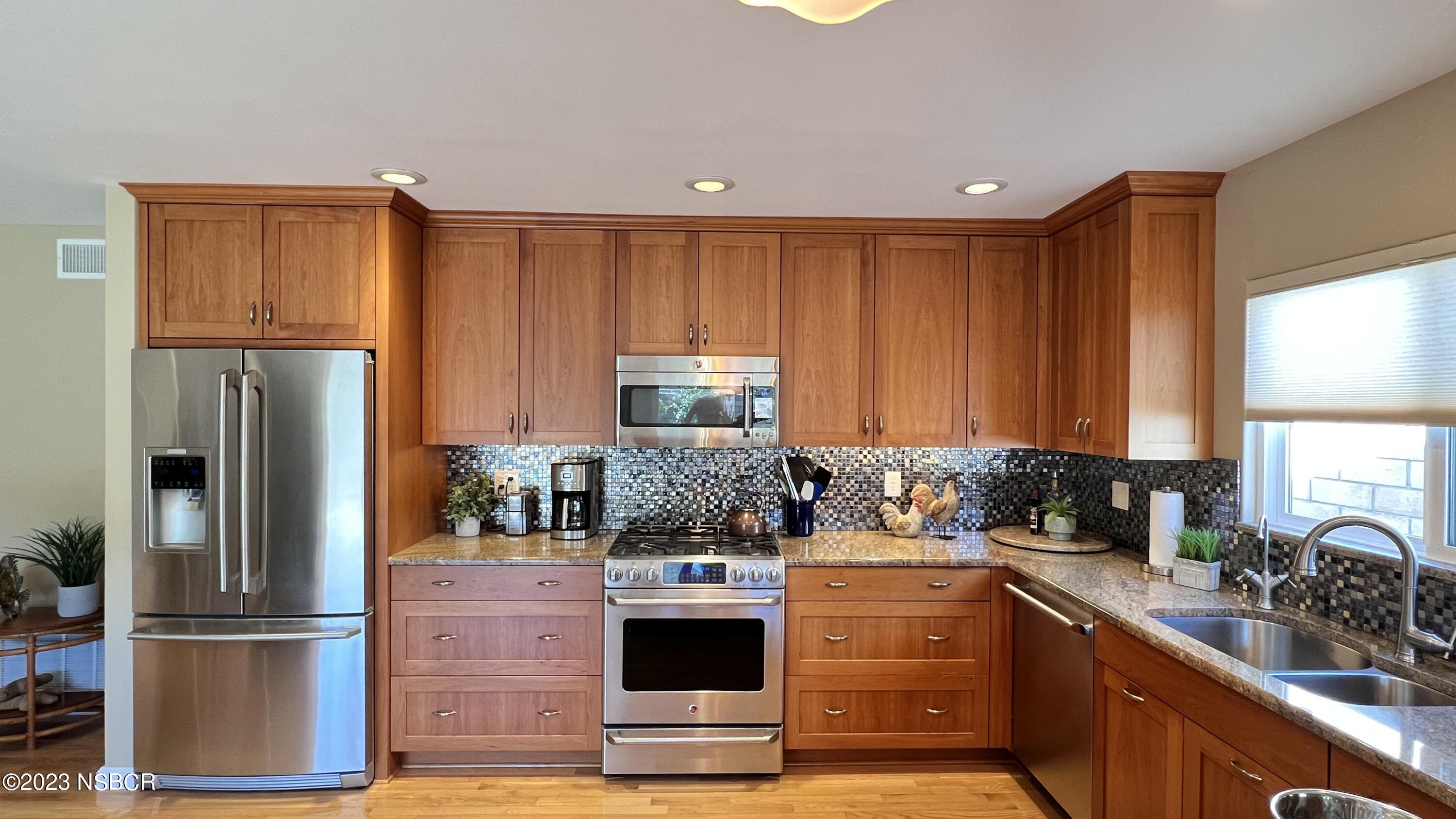 1204 West Hickory Avenue Lompoc, CA 93436 - Photo 6 of 27 IMG_4330