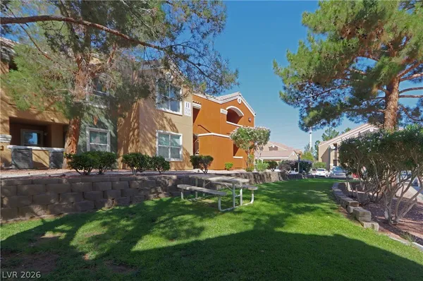 $1,195 | 8101 West Flamingo Road, Unit 1061, Las Vegas, NV 89147