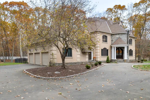 $1,295,000 | 65 Ironwood Road, Guilford, CT 06437