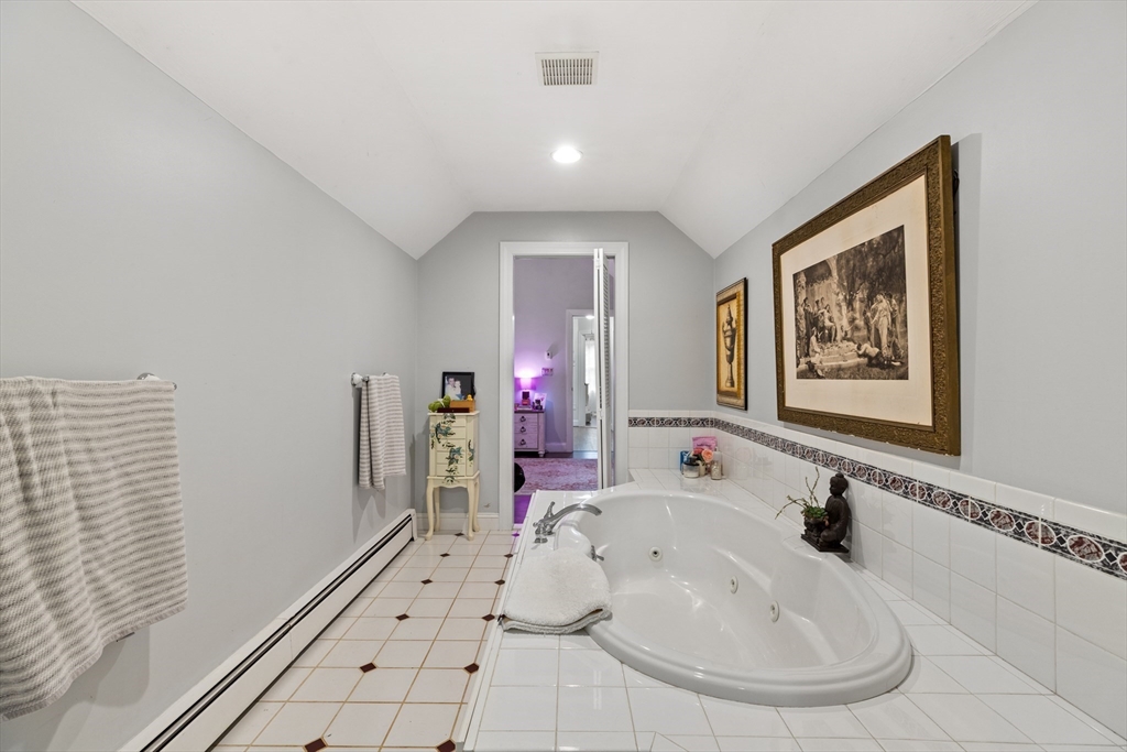 566 Mendon Road Sutton, MA 01590 - Photo 21 of 40