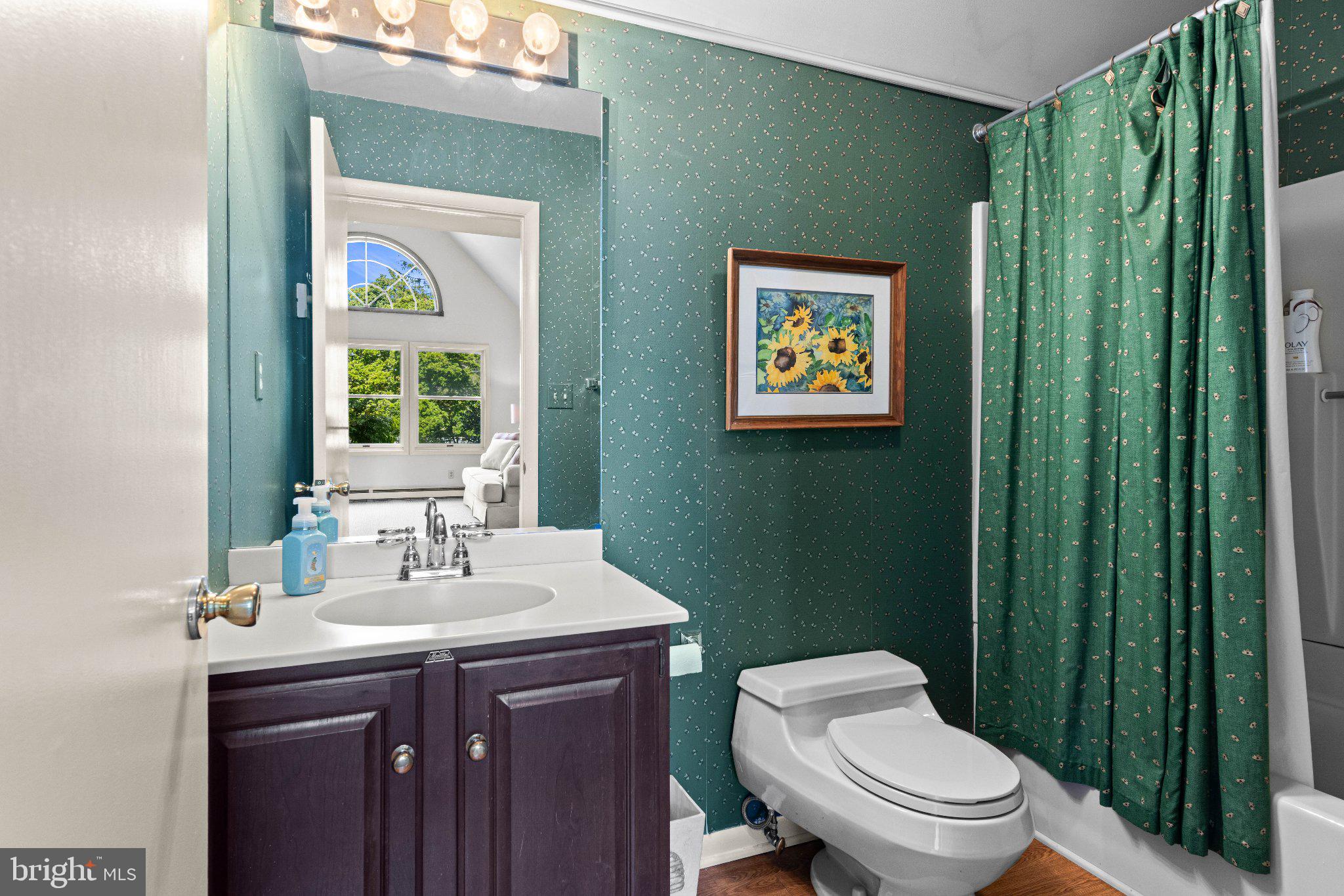312 South Waterloo Road Devon, PA 19333 - Photo 84 of 112 Full bathroom in apartment above garage