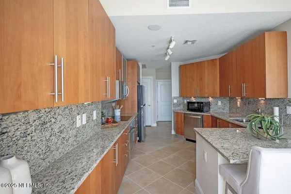 $549,900 | 1431 Riverplace Boulevard, Unit 2307, Jacksonville, FL 32207