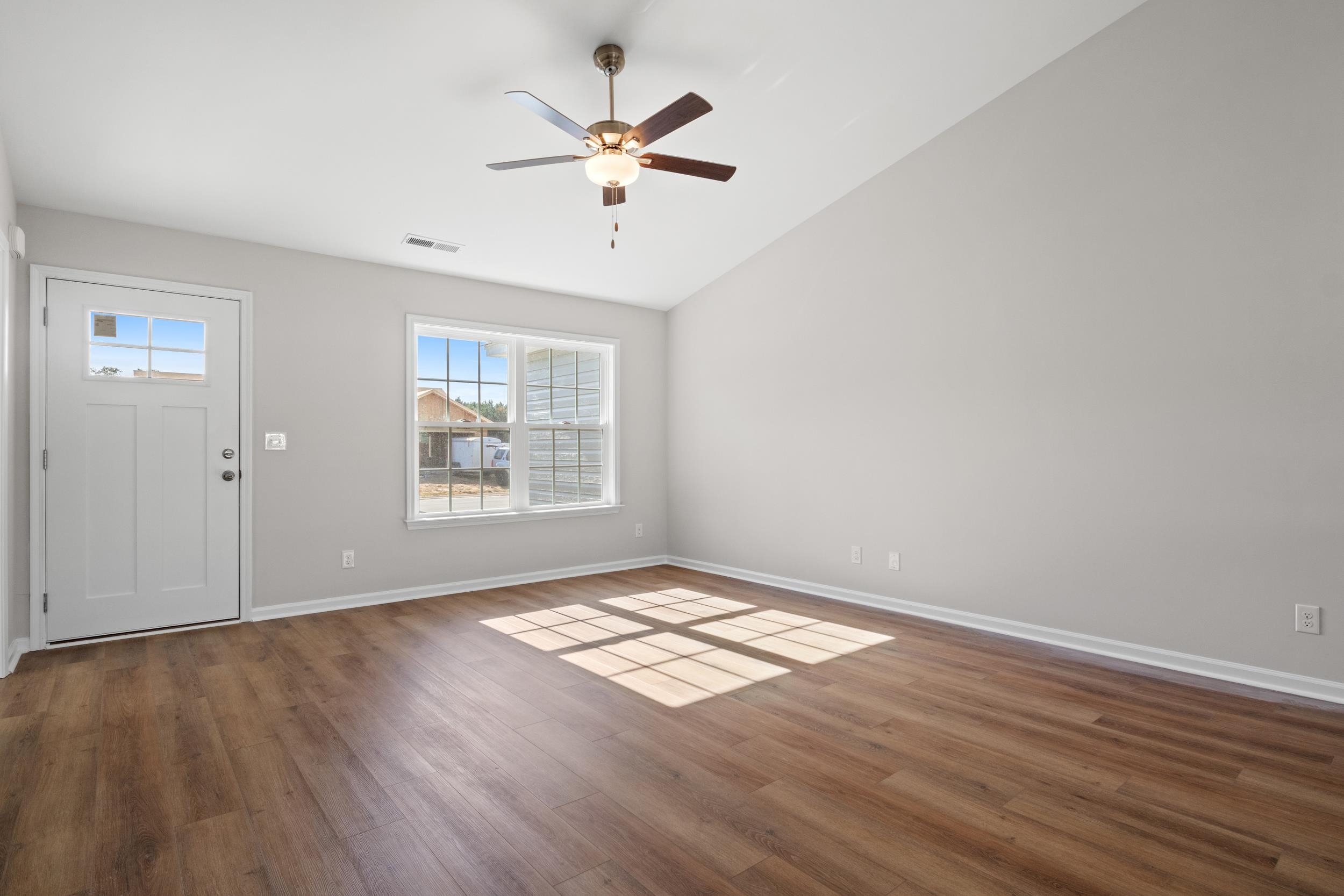 14 Bennington Court Georgetown, SC 29440 - Photo 2 of 31