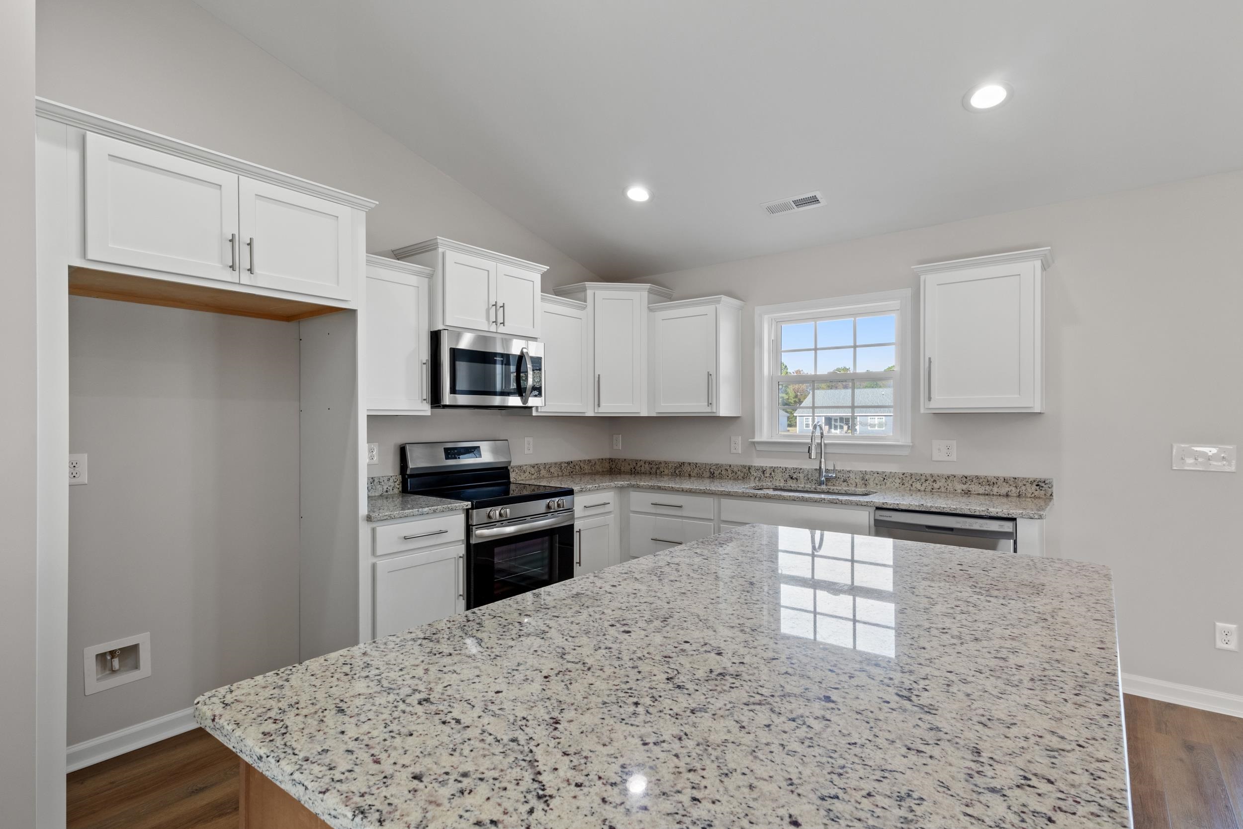 14 Bennington Court Georgetown, SC 29440 - Photo 5 of 31