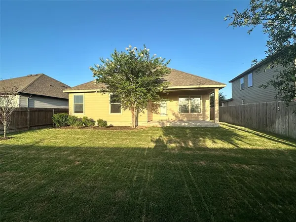 $1,800 | 102 Schuylerville Drive, Elgin, TX 78621
