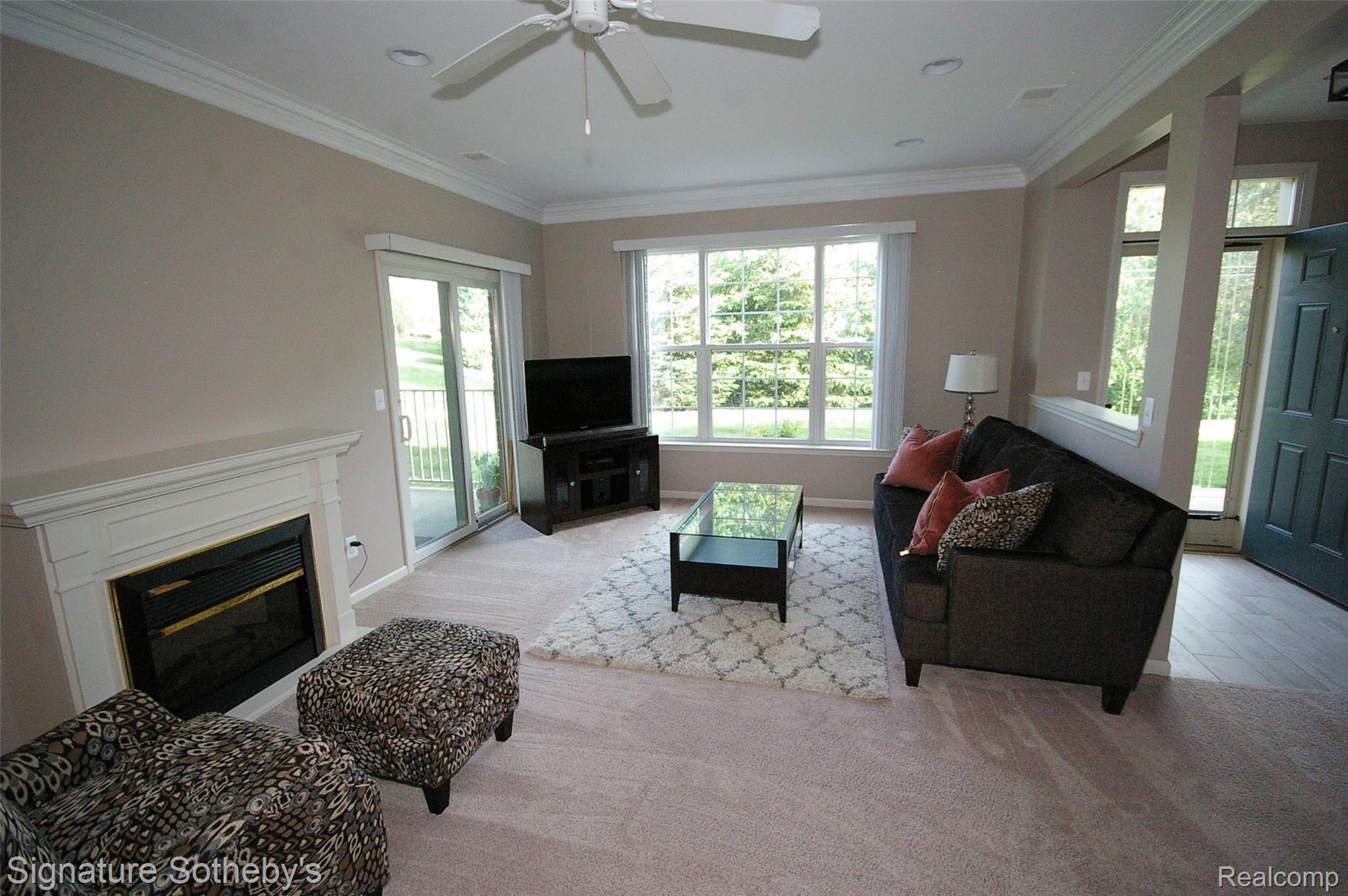 1891 Flagstone Circle Rochester, MI 48307 - Photo 3 of 14 3 Living_room.JPG