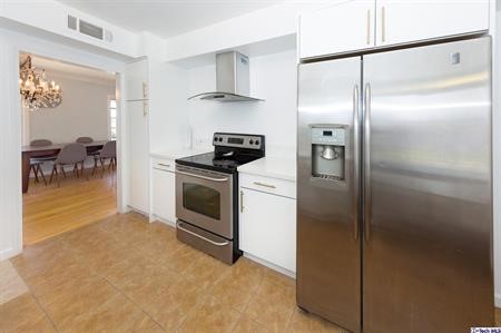 107 East Kenneth Road Glendale, CA 91207 - Photo 7 of 10