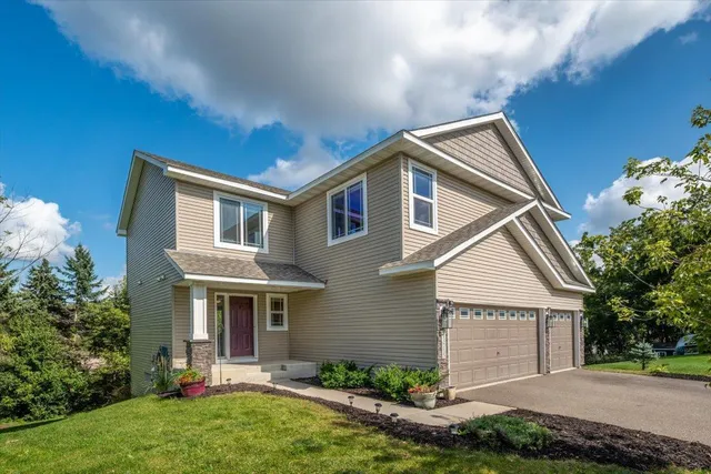 $525,000 | 13715 Grafton Court, Apple Valley, MN 55124