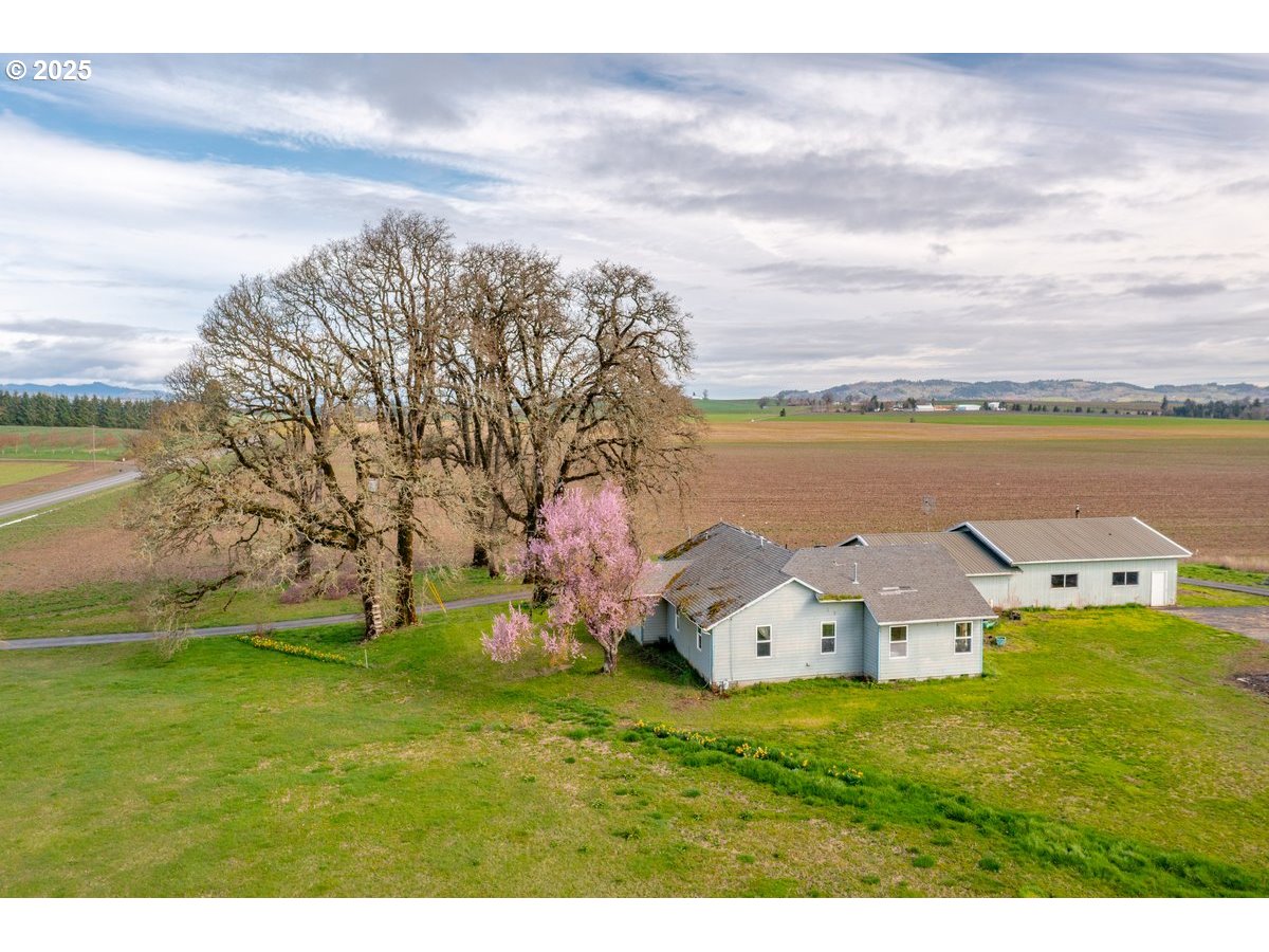 8990 Perrydale Road Amity, OR 97101 - Photo 1 of 37