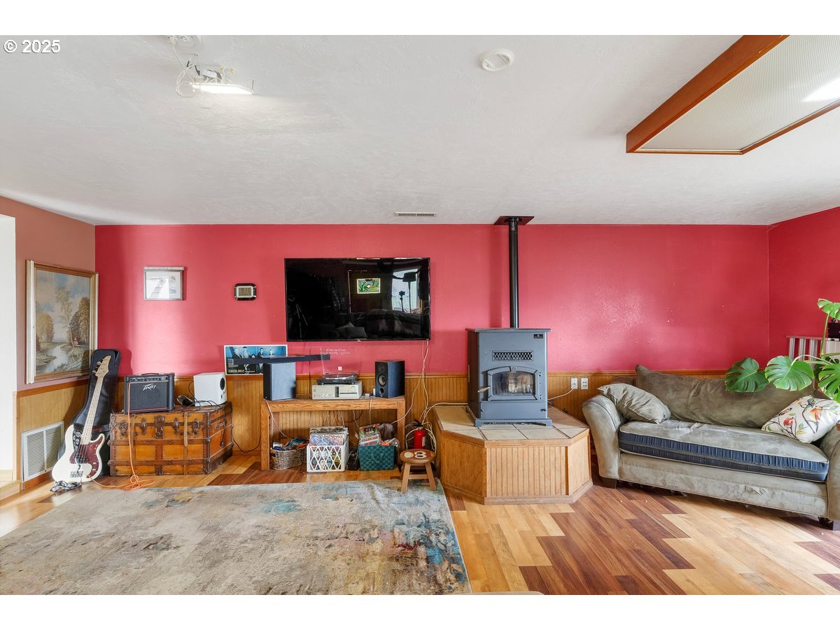 8990 Perrydale Road Amity, OR 97101 - Photo 19 of 37