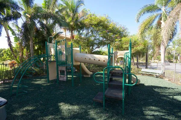 $2,400 | 161 Monterey Bay Drive, Boynton Beach, FL 33426