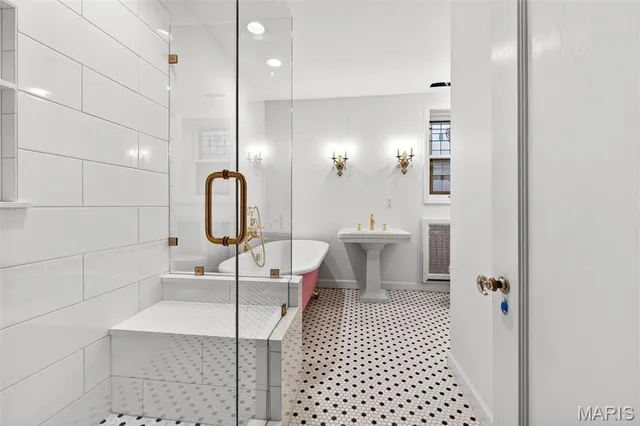 $1,250,000 | 49 Aberdeen Place, Clayton, MO 63105