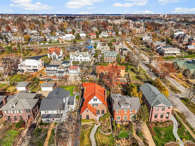 $1,250,000 | 49 Aberdeen Place, Clayton, MO 63105