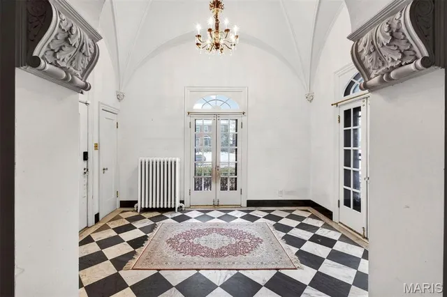 $1,250,000 | 49 Aberdeen Place, Clayton, MO 63105