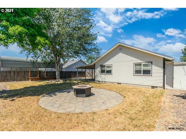 1201 Walker Road Lebanon, OR 97355 - Photo 2 of 32 Gallery Image 2