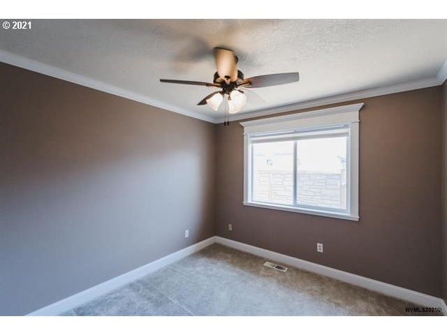 1201 Walker Road Lebanon, OR 97355 - Photo 16 of 32 Gallery Image 16