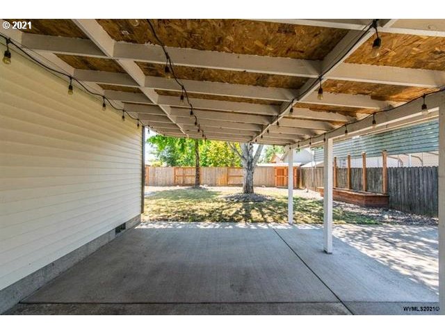 1201 Walker Road Lebanon, OR 97355 - Photo 21 of 32 Gallery Image 21