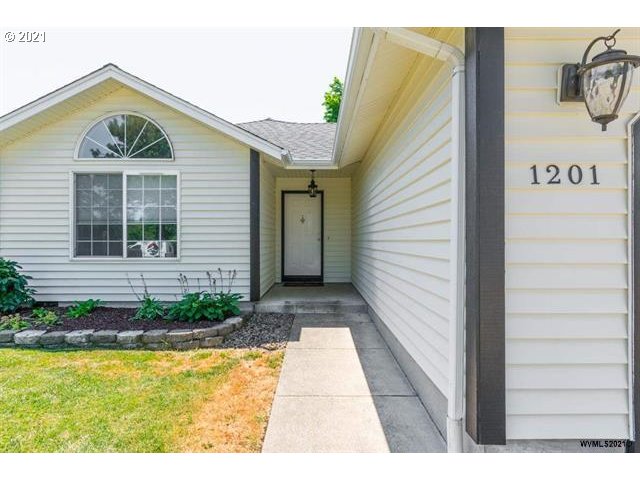 1201 Walker Road Lebanon, OR 97355 - Photo 28 of 32 Gallery Image 28