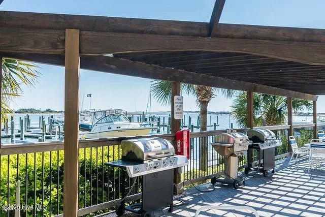 $670,000 | 100 Olde Towne Yacht Club Road, Unit 512, Beaufort, NC 28516