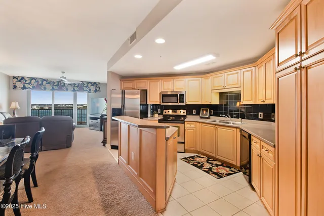 $670,000 | 100 Olde Towne Yacht Club Road, Unit 512, Beaufort, NC 28516