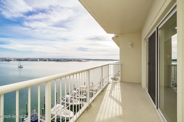 $670,000 | 100 Olde Towne Yacht Club Road, Unit 512, Beaufort, NC 28516