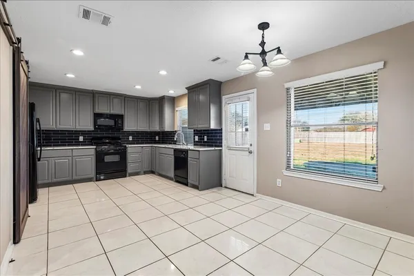 $2,800 | 16218 Bunker Ridge Road, Houston, TX 77053