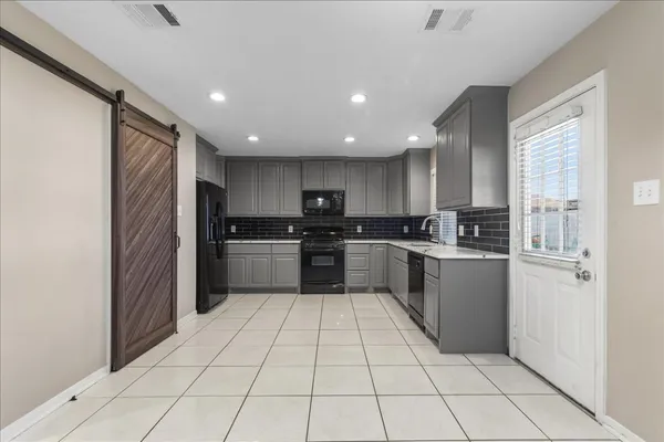 $2,800 | 16218 Bunker Ridge Road, Houston, TX 77053