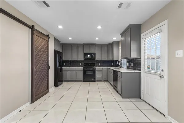 $2,800 | 16218 Bunker Ridge Road, Houston, TX 77053