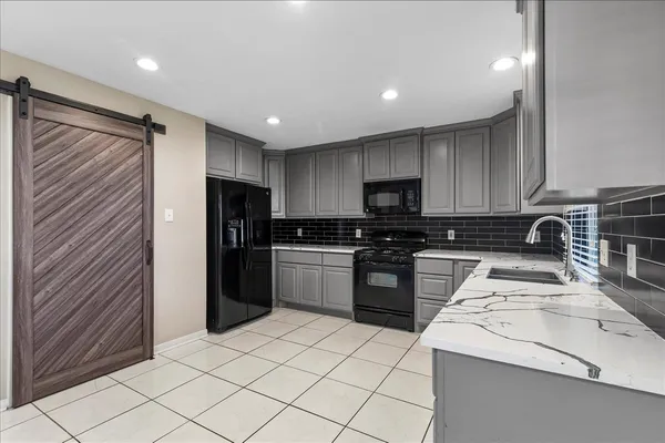 $2,800 | 16218 Bunker Ridge Road, Houston, TX 77053