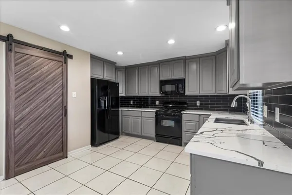 $2,800 | 16218 Bunker Ridge Road, Houston, TX 77053