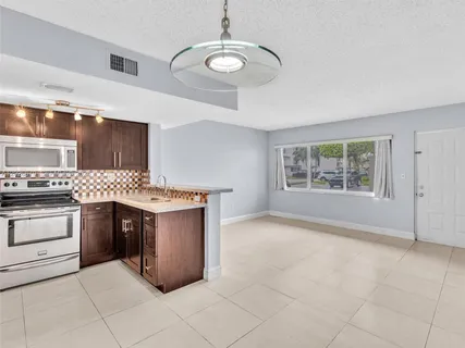$325,000 | 8695 Northwest 6th Lane, Unit 2111, Miami, FL 33126