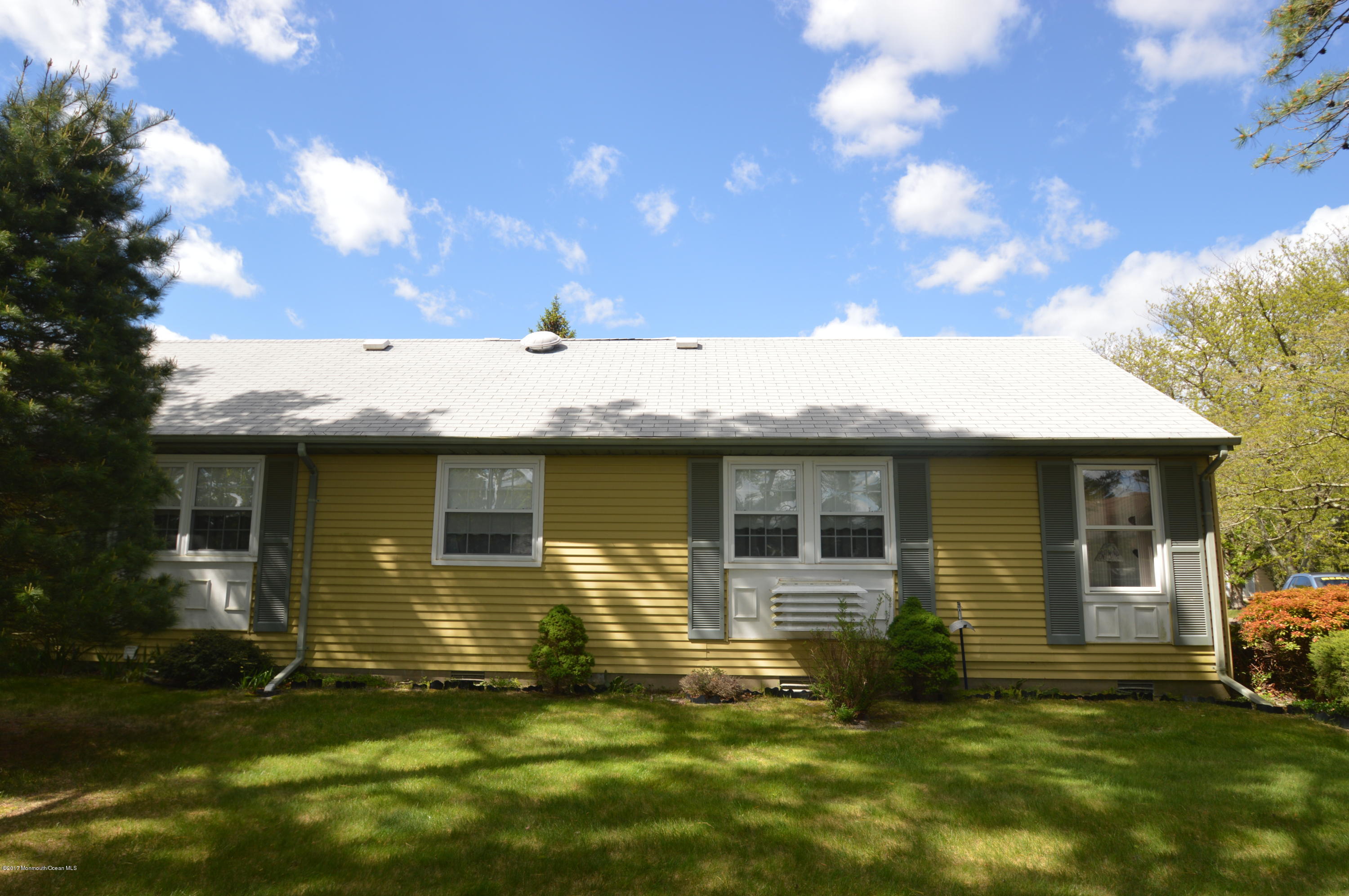 4D Stonybrook Road, Unit D Whiting, NJ 08759 - Photo 4 of 26 DSC_0004