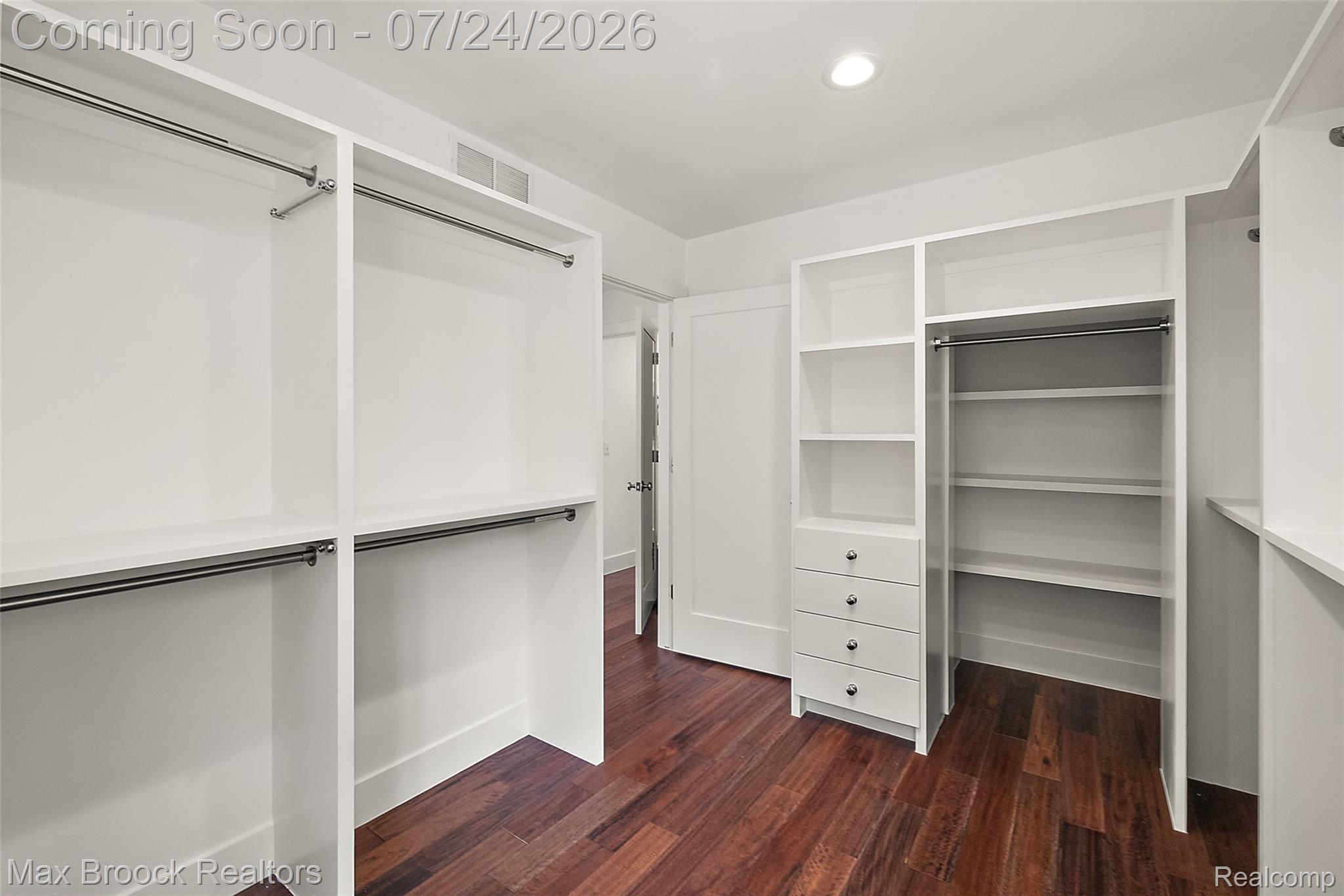 5553 Commerce Road West Bloomfield, MI 48324 - Photo 31 of 70 035-5553 Commerce-35.jpg