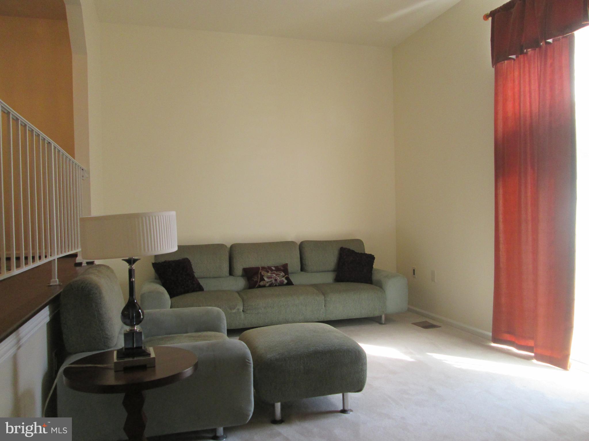 17713 Buehler Road, Unit 9 Olney, MD 20832 - Photo 3 of 28 Living Room