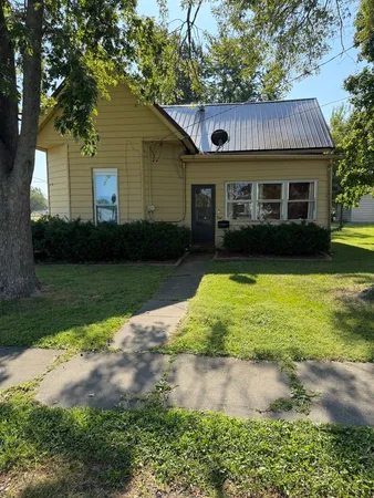 $40,000 | 702 Penina Street, Pinckneyville, IL 62274