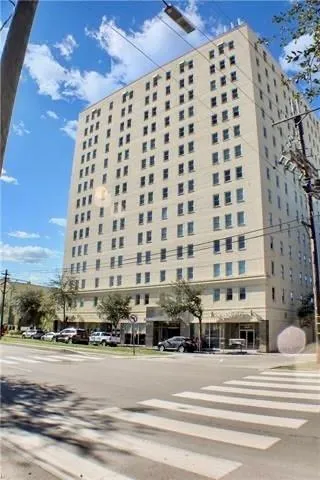 $1,200 | 1205 St Charles Avenue, Unit 407, New Orleans, LA 70130