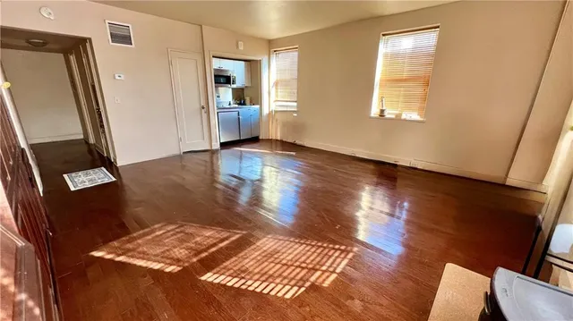 $1,200 | 1205 St Charles Avenue, Unit 407, New Orleans, LA 70130