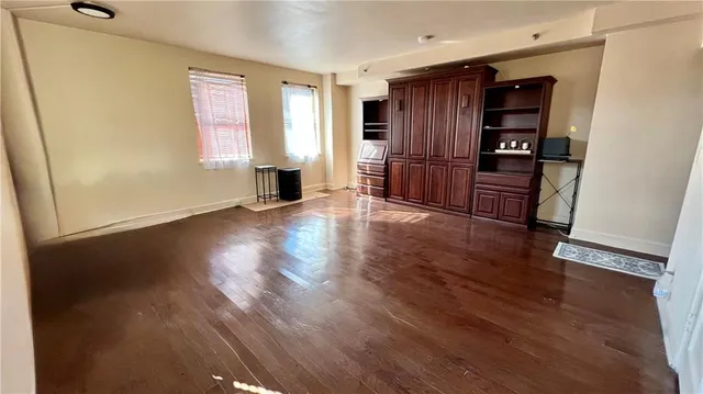 $1,200 | 1205 St Charles Avenue, Unit 407, New Orleans, LA 70130