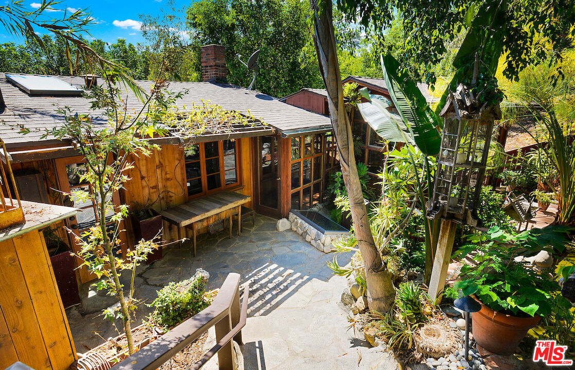 1977 Hillcrest Road Los Angeles, CA 90068 - Photo 19 of 32