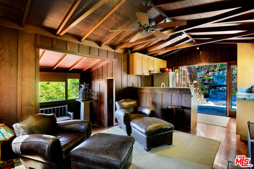 1977 Hillcrest Road Los Angeles, CA 90068 - Photo 8 of 32