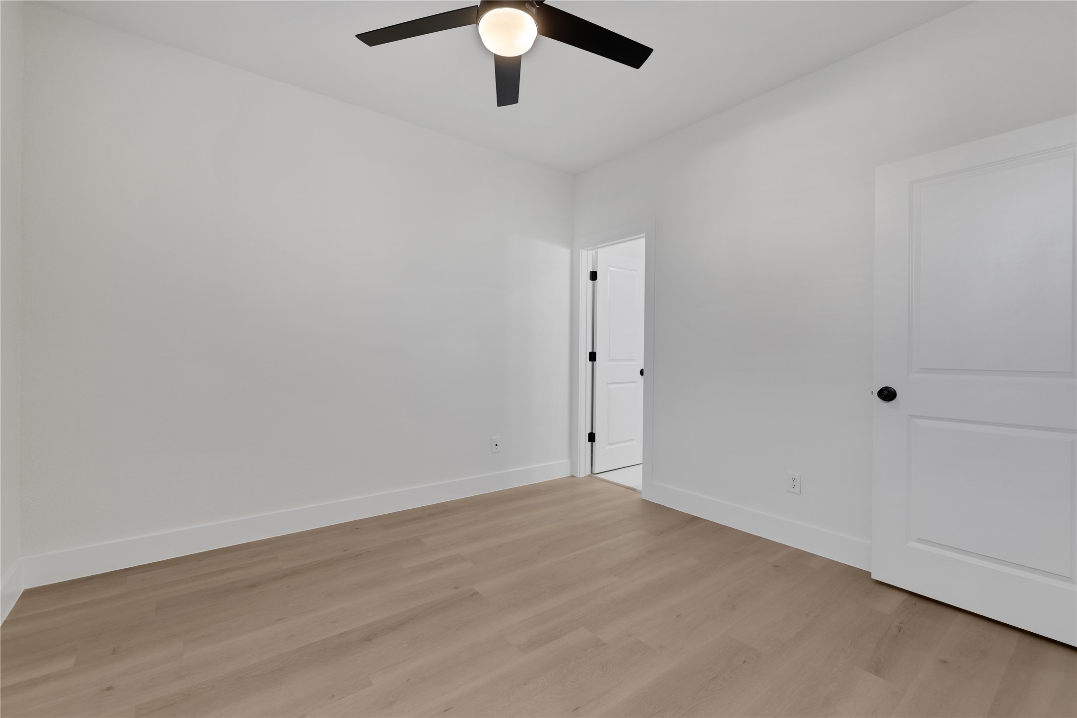 2619 Delafield Street, Unit 4 Houston, TX 77023 - Photo 18 of 28