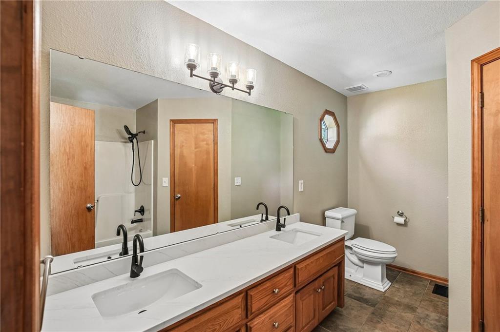 204 East 8th Street Adrian, MO 64720 - Photo 22 of 37