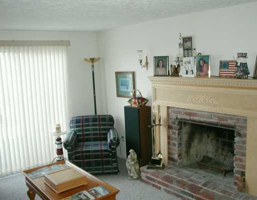 189 Lindley Road Canonsburg, PA 15317 - Photo 3 of 8 Den/Family/Great Room.