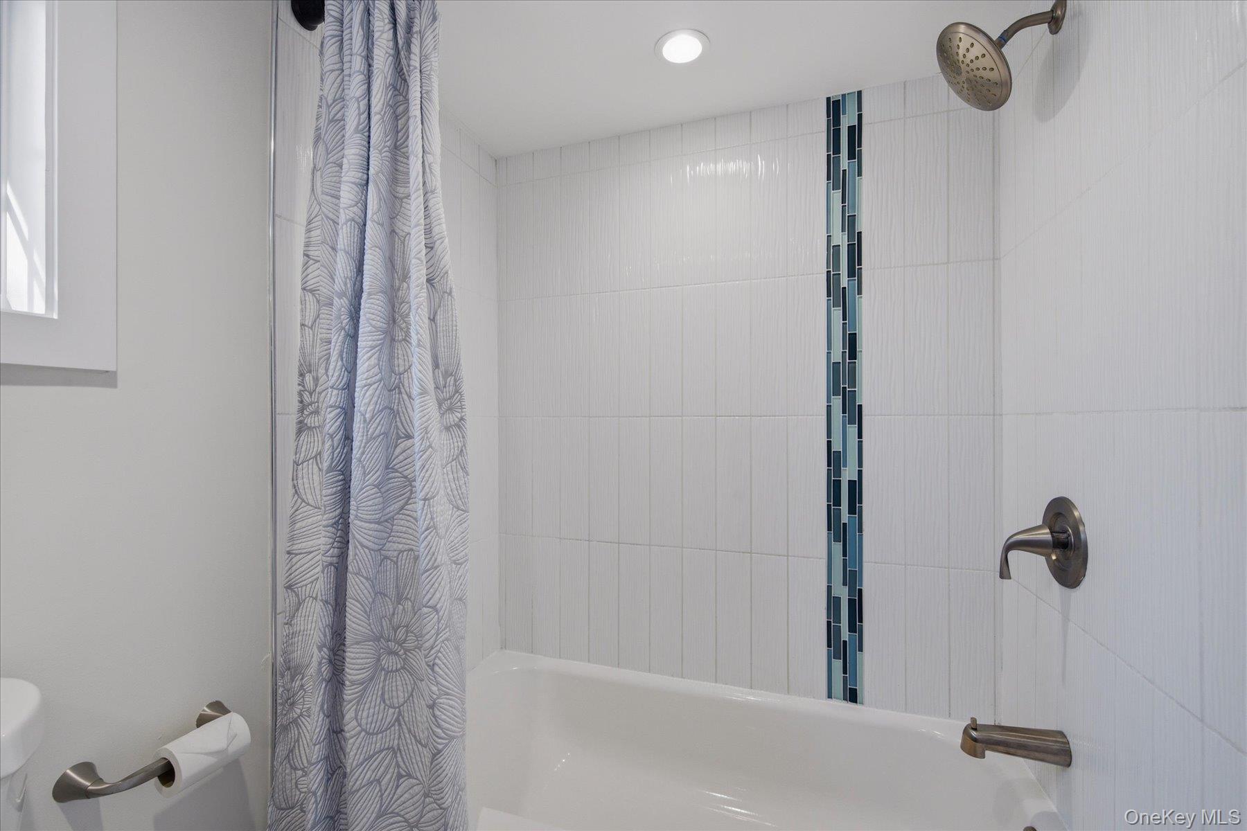 27 Vine Road Rocky Point, NY 11778 - Photo 11 of 18