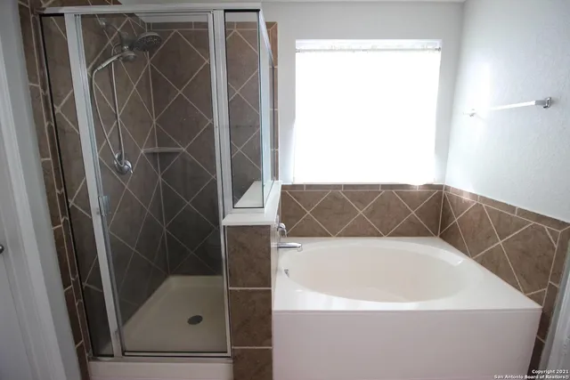 $1,750 | 13407 Loma Sierra, San Antonio, TX 78233