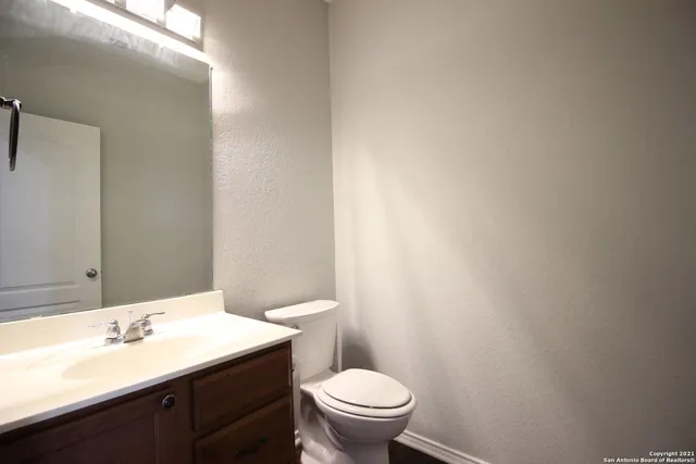 $1,750 | 13407 Loma Sierra, San Antonio, TX 78233
