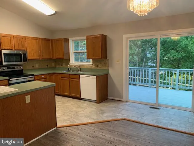 $2,400 | 8717 Forest Glen Circle, Fredericksburg, VA 22407