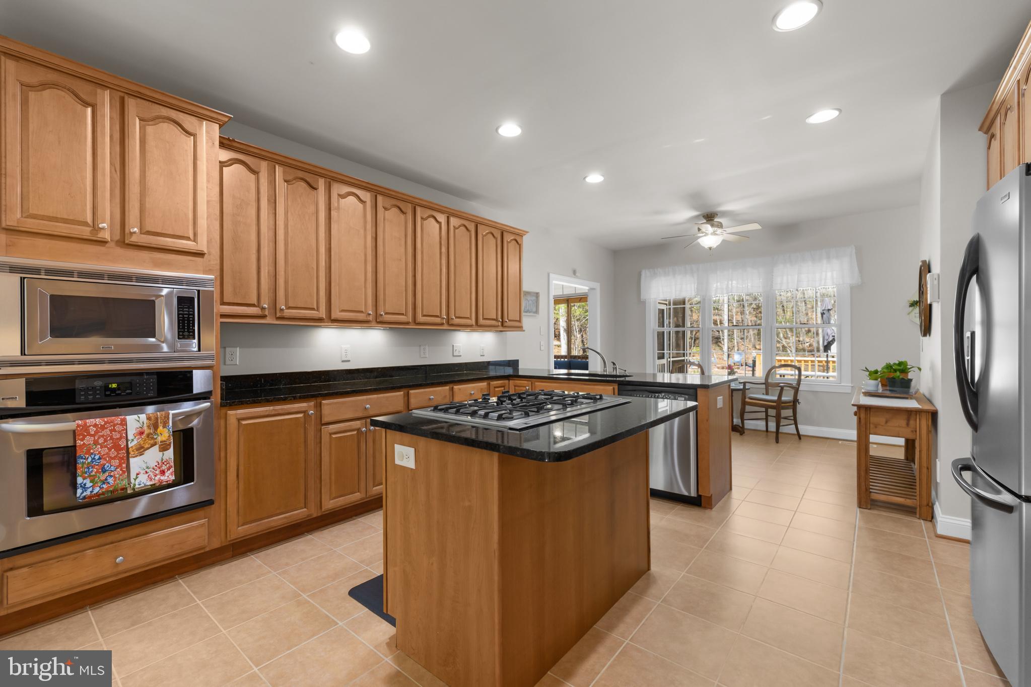 286 Lewis Drive Ruckersville, VA 22968 - Photo 7 of 77 Gourmet Kitchen w/ Island - All Appliances Convey