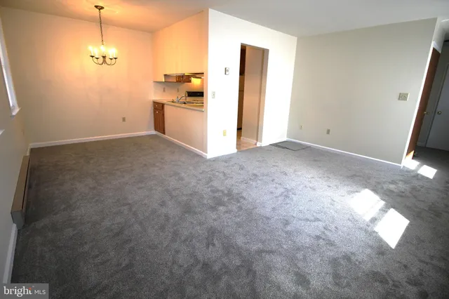 $1,095 | 6 Cardinal Drive, Unit 8, Stevens, PA 17578