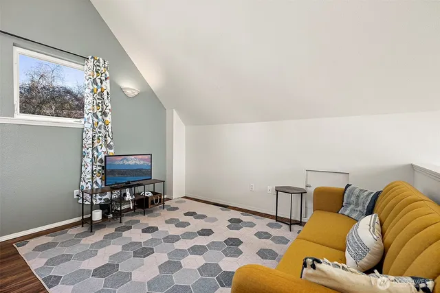 $1,075,000 | 10207 Melody Lane Southwest, Lakewood, WA 98498